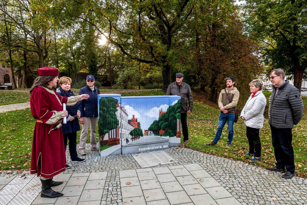 Künstlerisch in Graffiti-Kunst gestaltete Schaltkästen